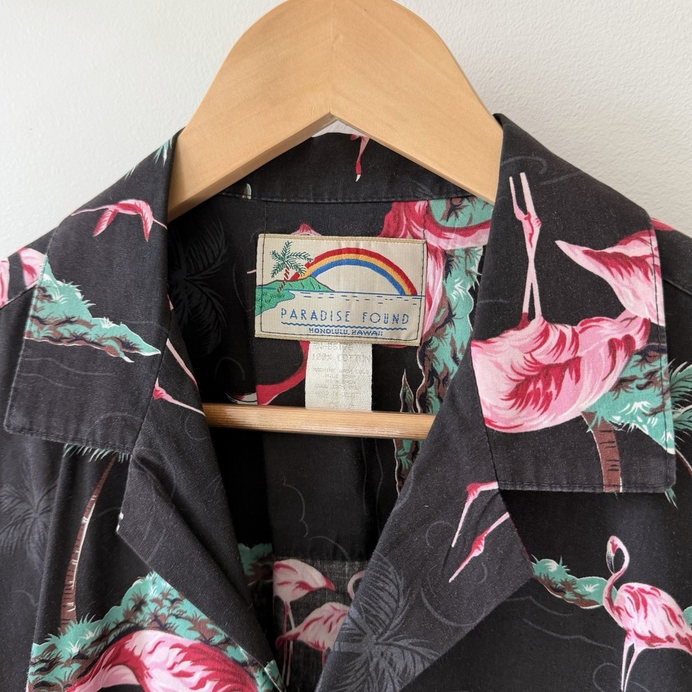 Paradise Found Hawaiian‎ Shirt med Pink Flamingo AOP Made in Hawaii Magnum PI - Picture 2 of 5